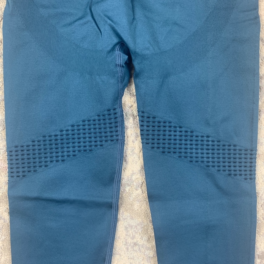 Blue Seamless Workout Yoga Set 🧘🏽♀️🧘♂️ - Picture 11 of 11